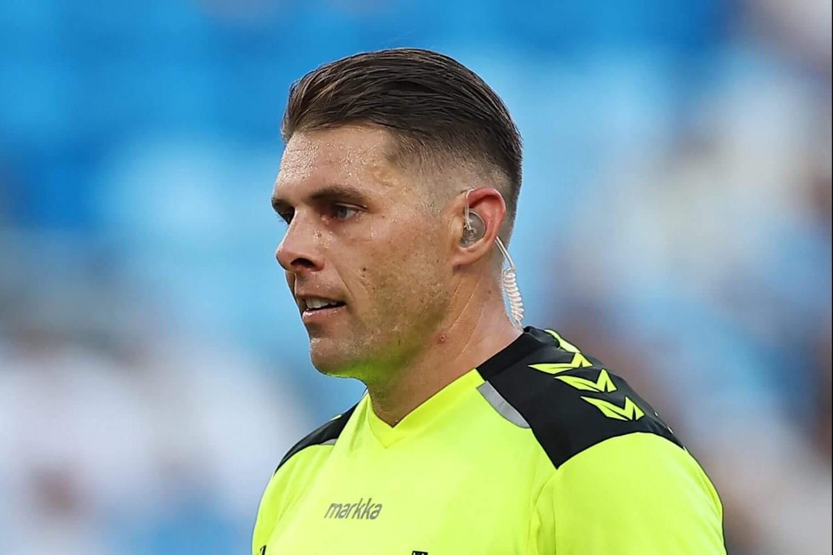 Shaun Evans memimpin pertandingan Piala Dunia 2023