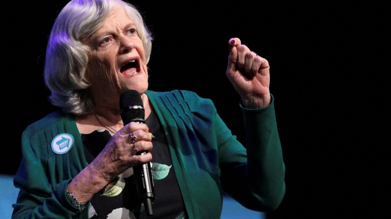 Ann Widdecombe, mantan menteri Inggris yang dibunuh